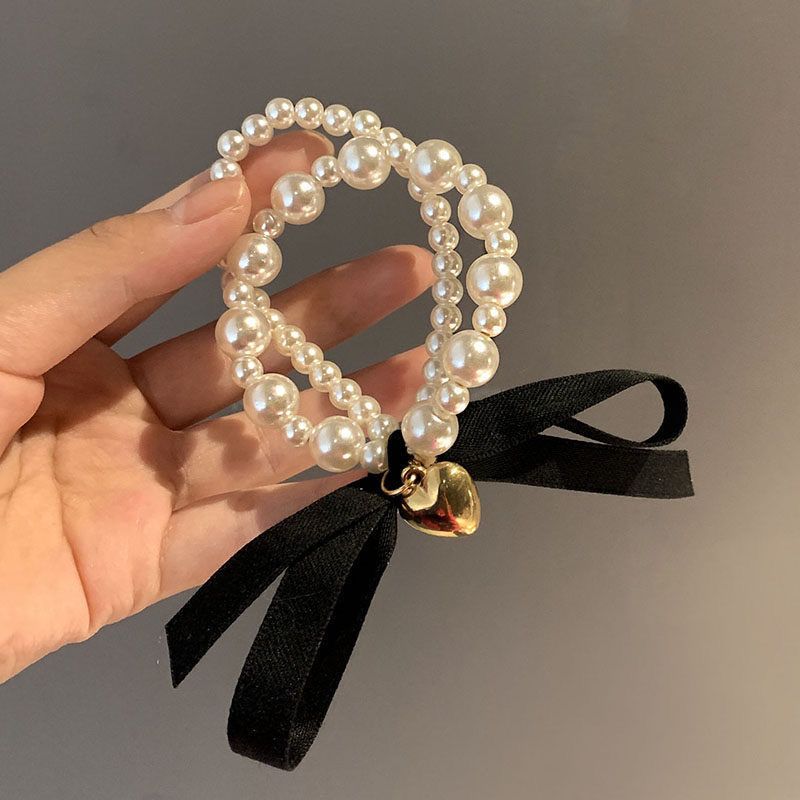 Paris Pearl Heart Hairtie