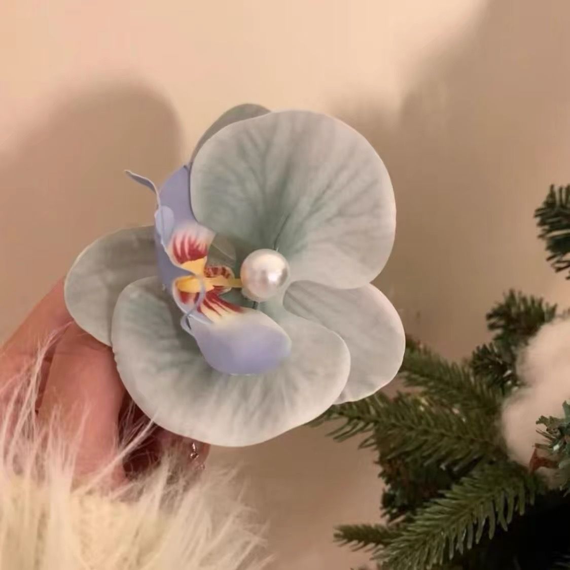 Orchid Hairclip- baby blue